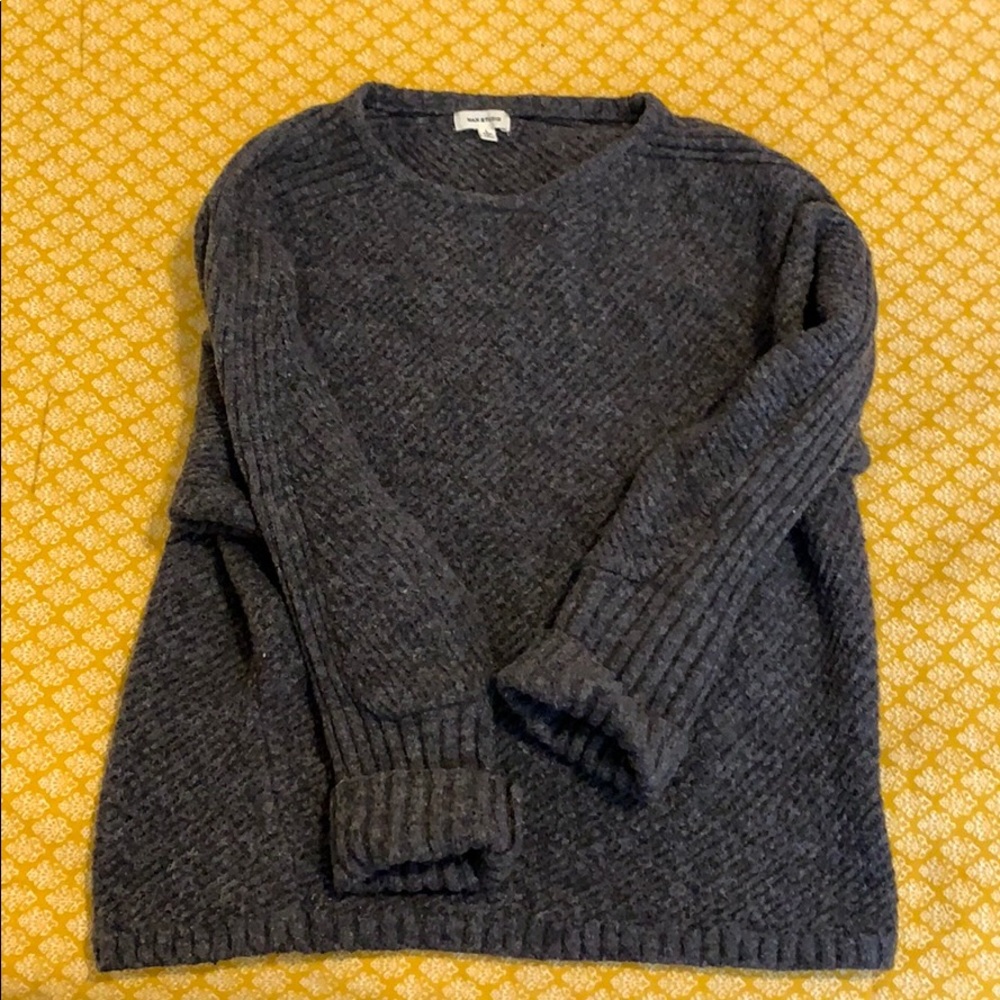 Grey wool sweater - L